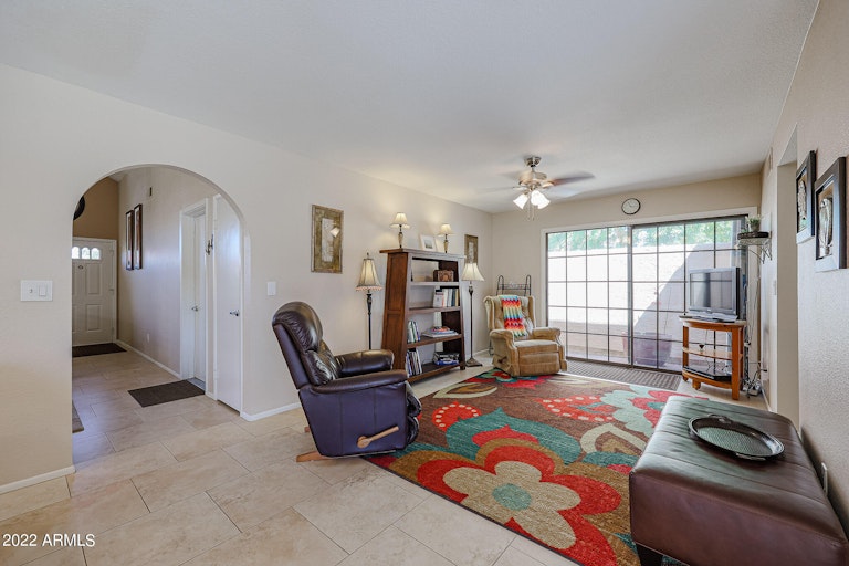 Photo 19 of 38 - 5207 E Half Moon Dr, Phoenix, AZ 85044