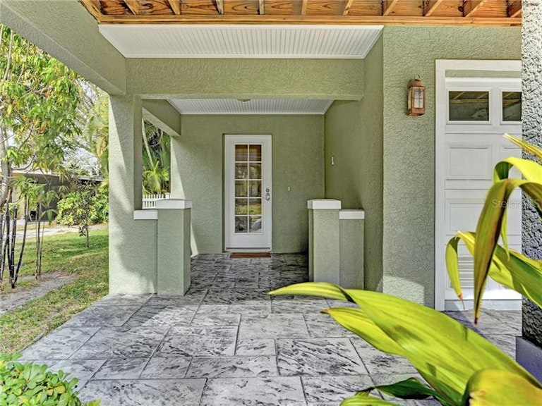 Photo 4 of 25 - 306 56th St, Holmes Beach, FL 34217