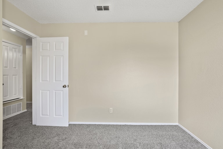 Photo 19 of 25 - 812 Max St, Fort Worth, TX 76108