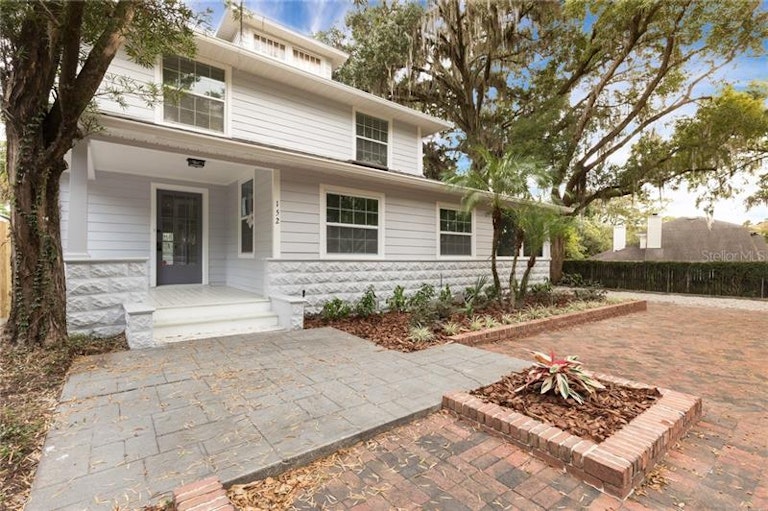 Photo 3 of 25 - 152 Brewer Ave, Winter Park, FL 32789