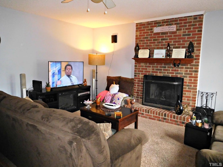 Photo 2 of 19 - 5408 Trenburg Ct, Knightdale, NC 27545