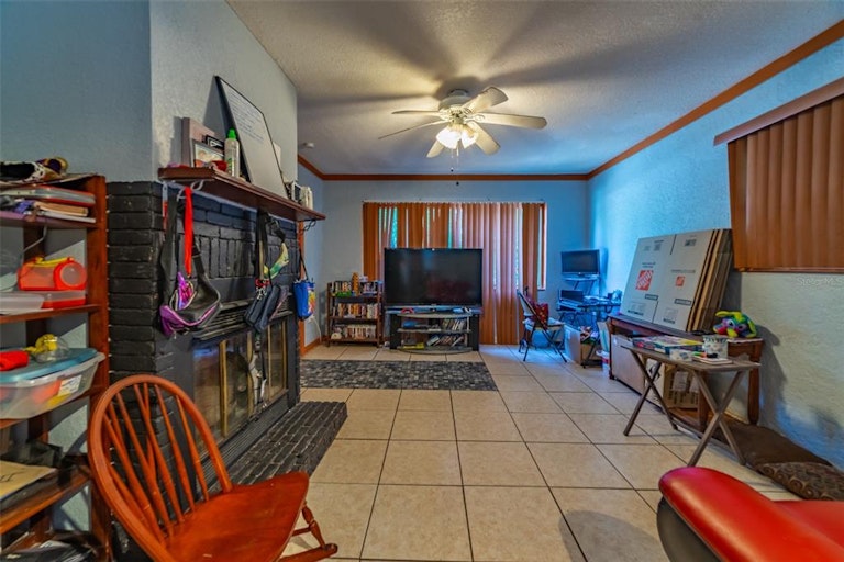 Photo 9 of 51 - 6704 50th Ave N, Saint Petersburg, FL 33709