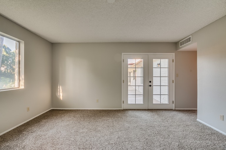 Photo 15 of 39 - 857 W Natal Ave, Mesa, AZ 85210