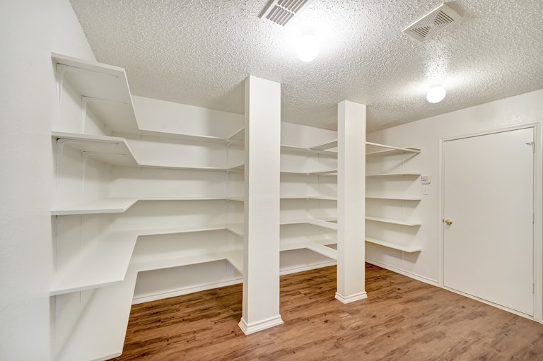 Photo 3 of 30 - 7214 Lighthouse Rd, Arlington, TX 76002