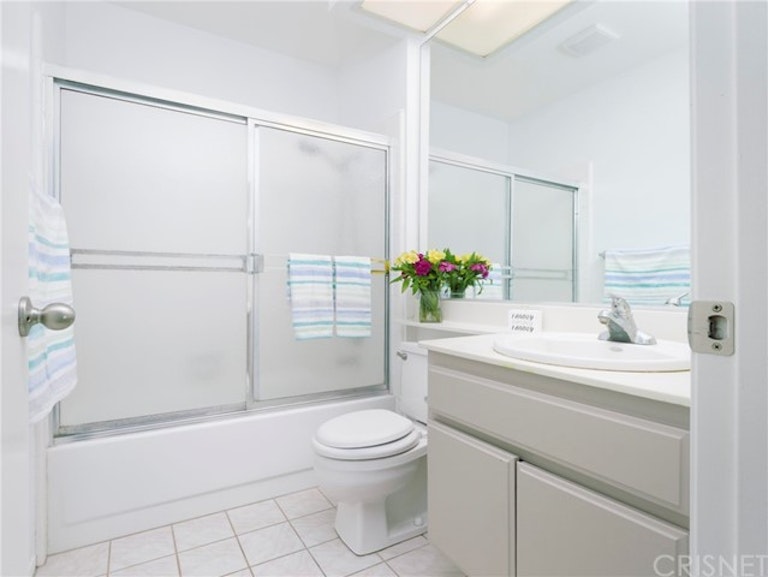 Photo 19 of 28 - 27237 Blakely Pl, Valencia, CA 91354