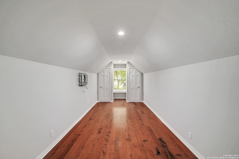 Photo 24 of 32 - 16218 Robinwood Ln, San Antonio, TX 78248