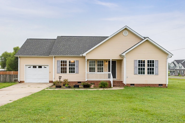 Photo 1 of 17 - 229 Kinton Dr, Fuquay Varina, NC 27526