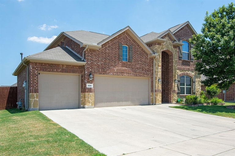 Photo 2 of 40 - 1508 Fallingwater Trl, Haslet, TX 76052