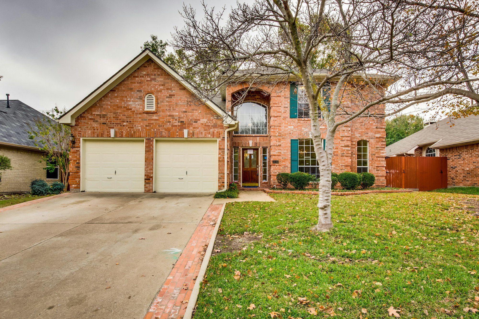 Photo 1 of 33 - 3220 Peppertree Pl, Plano, TX 75074