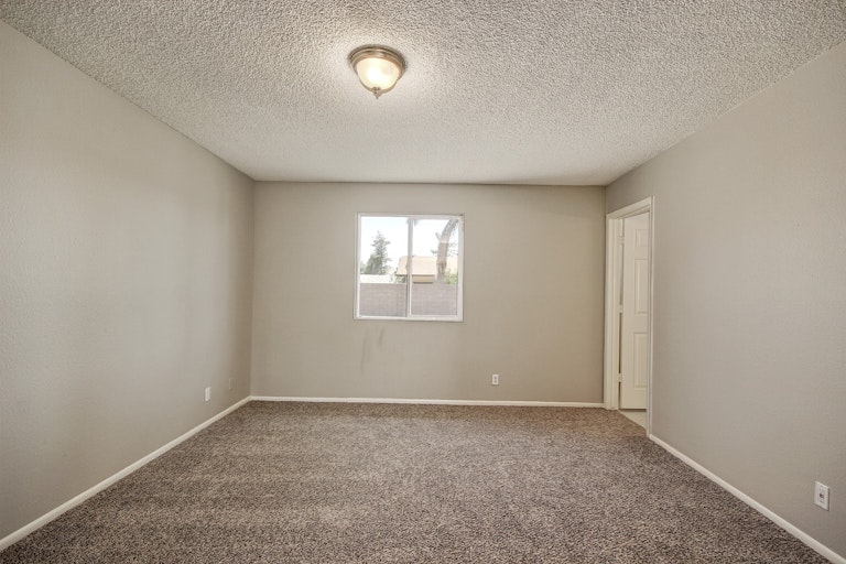 Photo 15 of 25 - 1133 E Glade Cir, Mesa, AZ 85204
