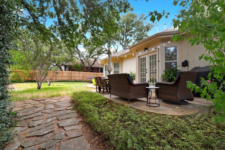 Photo 28 of 35 - 8007 Caribou Parke Cv, Austin, TX 78726