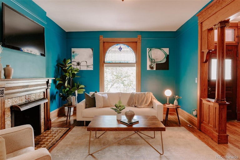 Photo 8 of 39 - 34 S Logan St, Denver, CO 80209