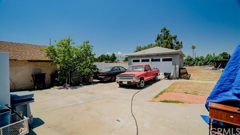 Photo 5 of 26 - 17394 Grevillea St, Fontana, CA 92335