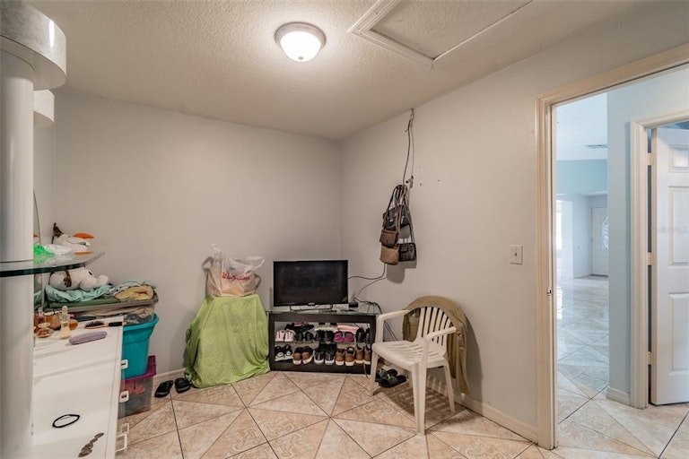Photo 29 of 40 - 8107 N Lois Ave, Tampa, FL 33614