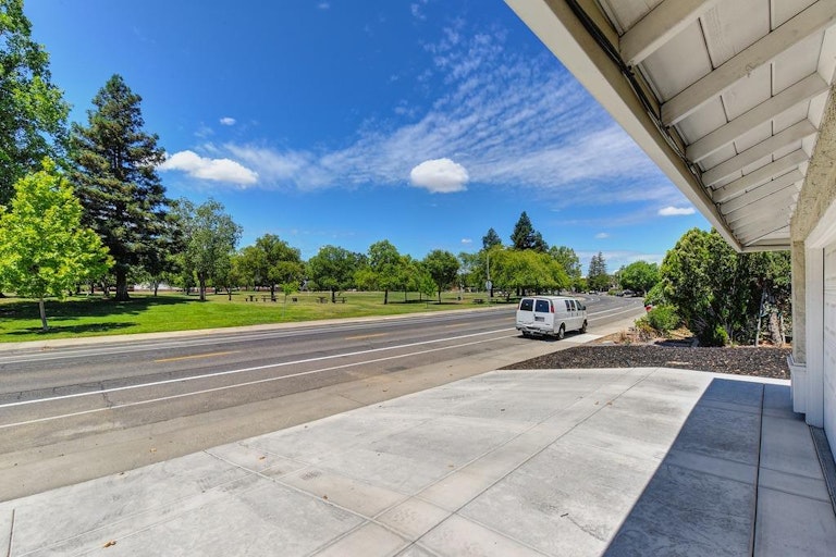 Photo 40 of 40 - 8372 Vintage Park Dr, Sacramento, CA 95828