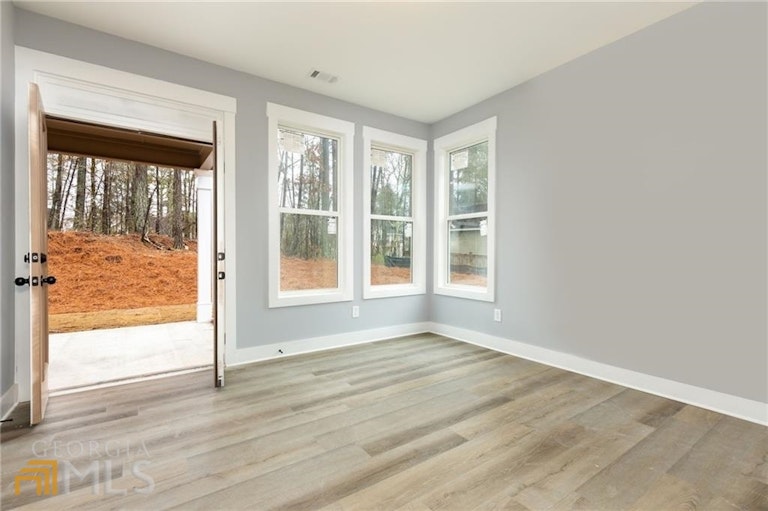 Photo 14 of 28 - 5504 Lakeview Pkwy, Villa Rica, GA 30180