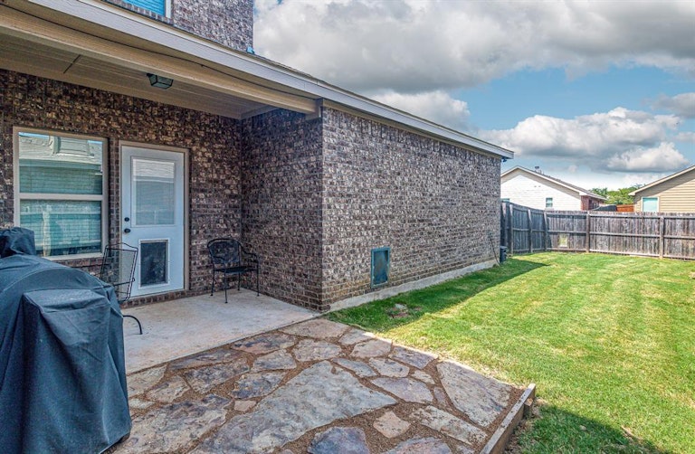 Photo 21 of 29 - 1300 Honeywood Ln, Royse City, TX 75189