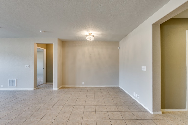 Photo 5 of 27 - 15832 Mirasol Dr, Fort Worth, TX 76177