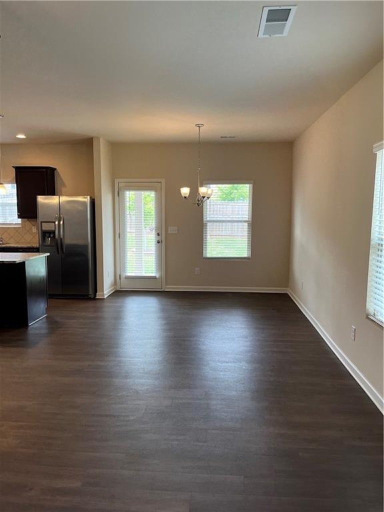 Photo 14 of 61 - 5022 Rapahoe Trl, Atlanta, GA 30349