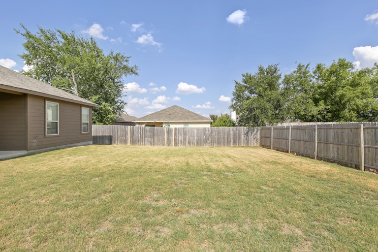 Photo 24 of 25 - 1108 Doe Meadow Dr, Burleson, TX 76028