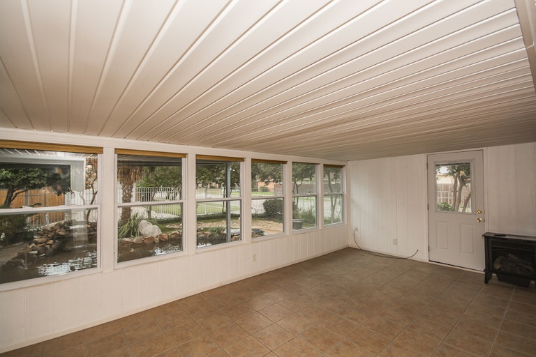 Photo 14 of 30 - 3813 Bond St, Rowlett, TX 75088