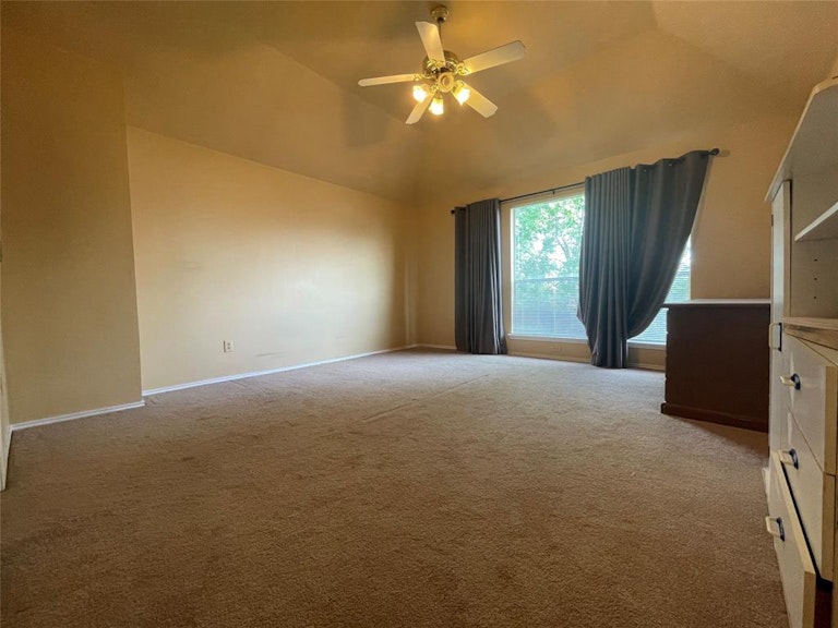 Photo 15 of 17 - 13103 Leader St, Houston, TX 77072