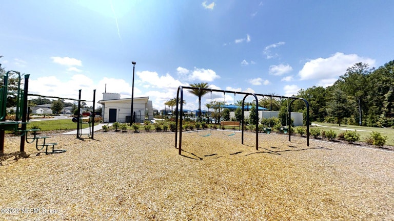Photo 15 of 25 - 12090 Elderbank Dr, Jacksonville, FL 32256