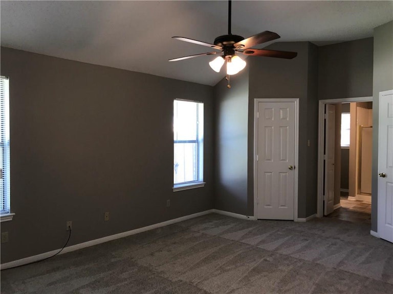 Photo 15 of 30 - 516 Tealridge Ln, Desoto, TX 75115