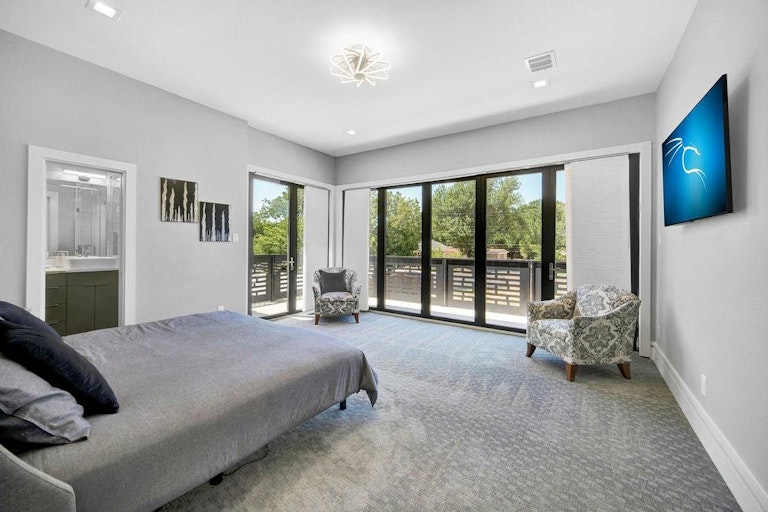 Photo 25 of 31 - 4806 Lynnacre Dr, Dallas, TX 75211