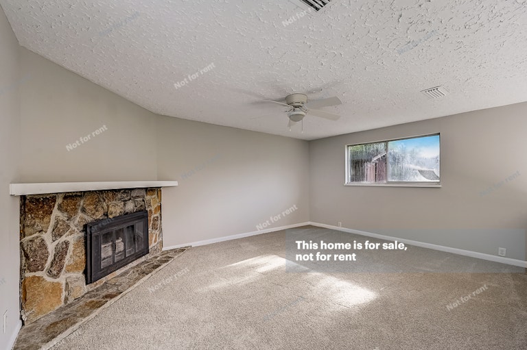 Photo 10 of 24 - 6937 Oriely Dr S, Jacksonville, FL 32210