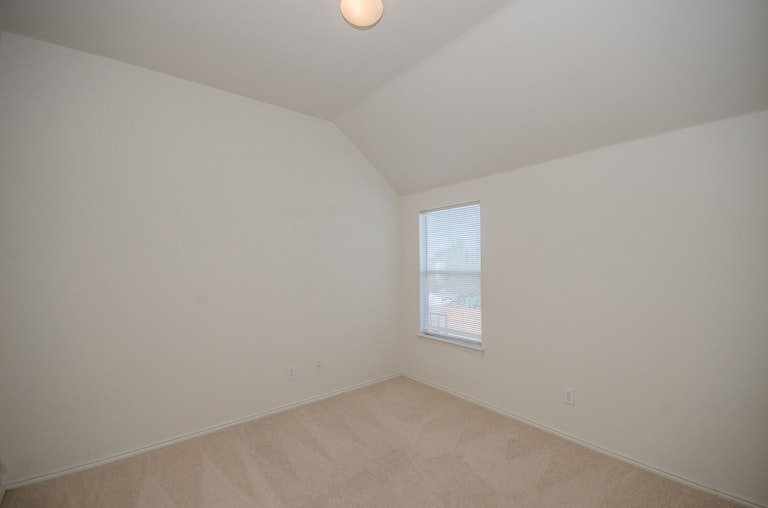 Photo 22 of 30 - 905 Crockett Dr, Lavon, TX 75166
