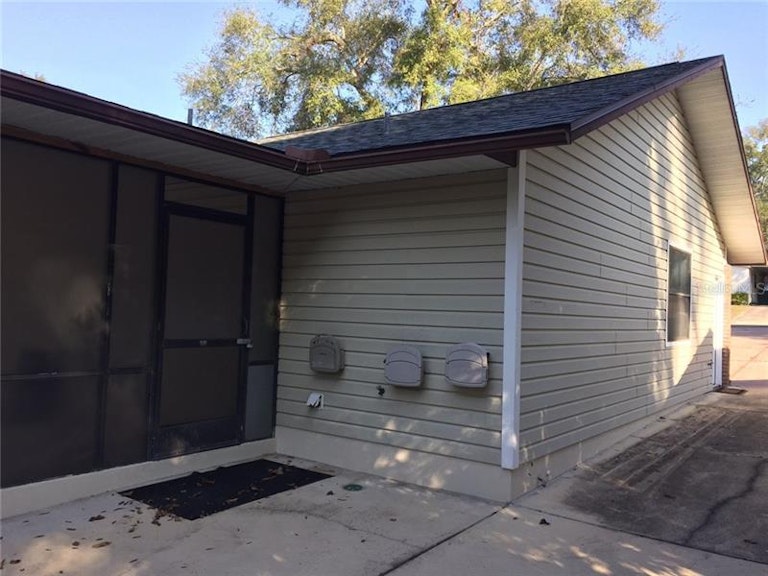Photo 17 of 24 - 618 First Ave, Lady Lake, FL 32159