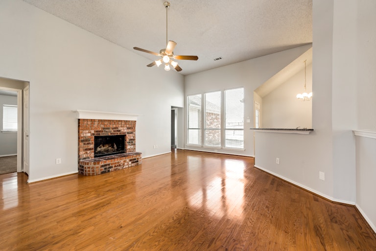 Photo 3 of 28 - 2705 Granite Ave, Sachse, TX 75048