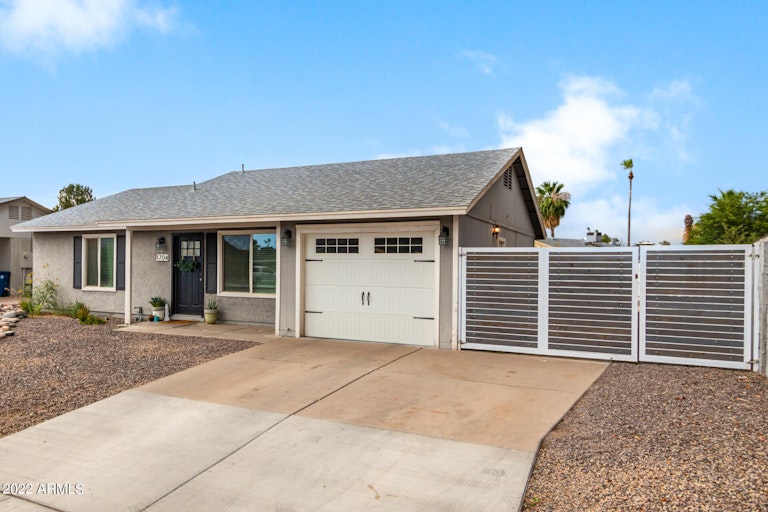 Photo 6 of 42 - 1704 W Loughlin Dr, Chandler, AZ 85224