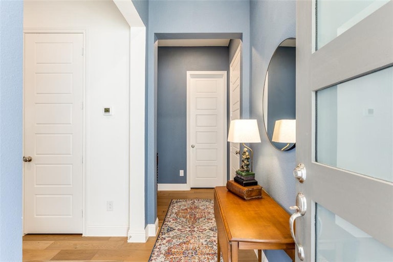 Photo 6 of 31 - 6310 Oakbend Cir, Fort Worth, TX 76132