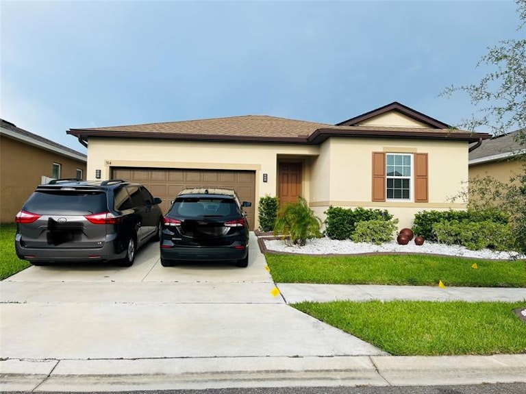 Photo 1 of 25 - 914 Fallon Hills Dr, Haines City, FL 33844