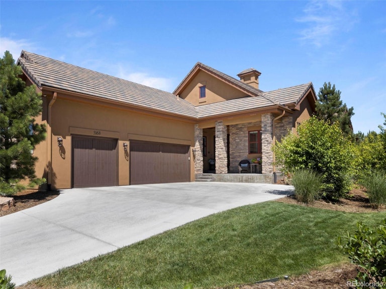 Photo 4 of 37 - 5168 Le Duc Dr, Castle Rock, CO 80108