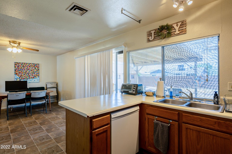 Photo 15 of 34 - 2317 E Inverness Ave, Mesa, AZ 85204