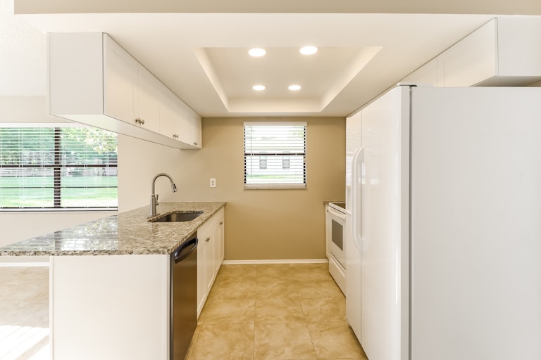 Photo 16 of 27 - 1195 Glowood Ave, Spring Hill, FL 34609