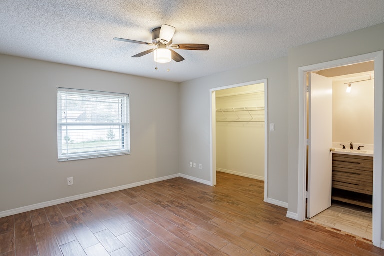Photo 14 of 23 - 1108 Shaffer Trl, Oviedo, FL 32765