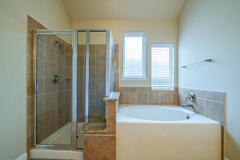 Photo 6 of 33 - 4820 Palomar Ln, League City, TX 77573