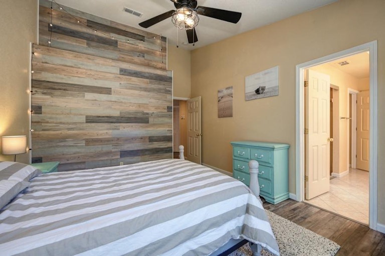 Photo 26 of 41 - 8967 Meadowspring Dr, Elk Grove, CA 95758
