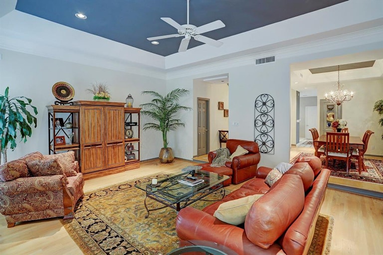 Photo 3 of 32 - 6308 Taggart St Unit B, Houston, TX 77007