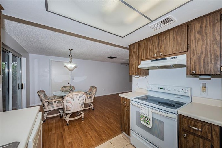 Photo 20 of 41 - 1012 Peninsula Rd, Tarpon Springs, FL 34689