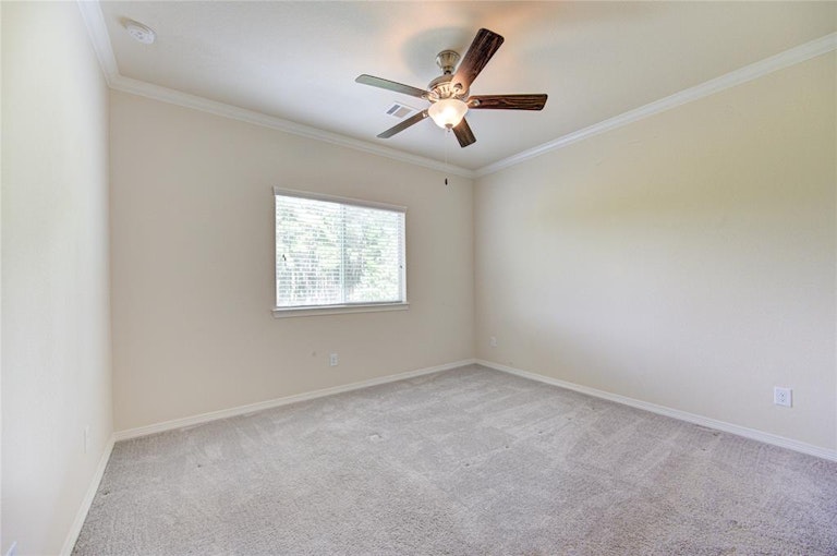 Photo 27 of 34 - 2811 Shadow Woods Ct, Houston, TX 77043
