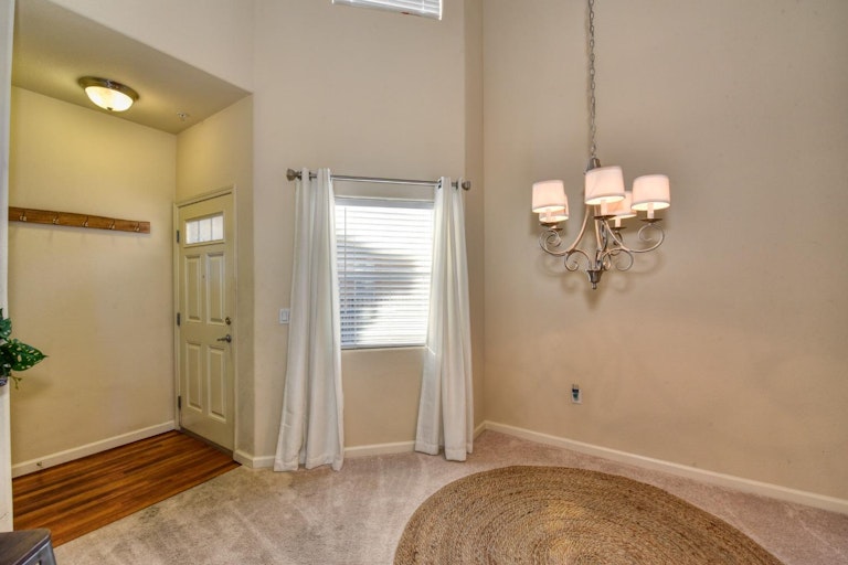 Photo 4 of 40 - 1000 Moon Cir #1026, Folsom, CA 95630