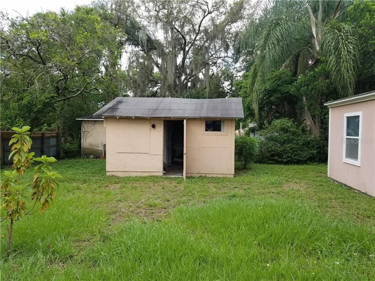 Photo 6 of 12 - 10207 N 21st St, Tampa, FL 33612