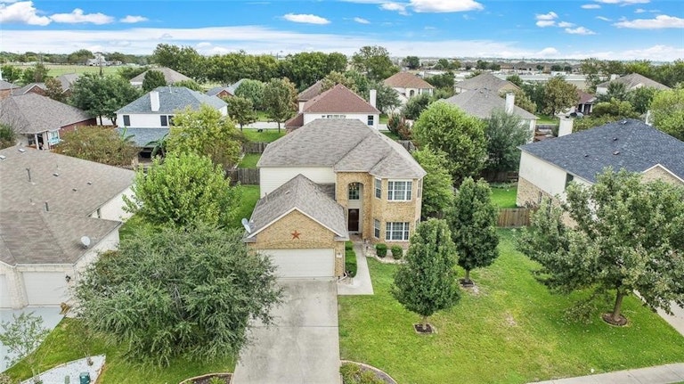 Photo 2 of 39 - 20801 Penny Royal Dr, Pflugerville, TX 78660