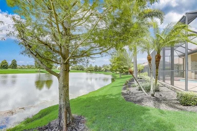 Photo 29 of 35 - 14722 Secret Harbor Pl, Lakewood Ranch, FL 34202