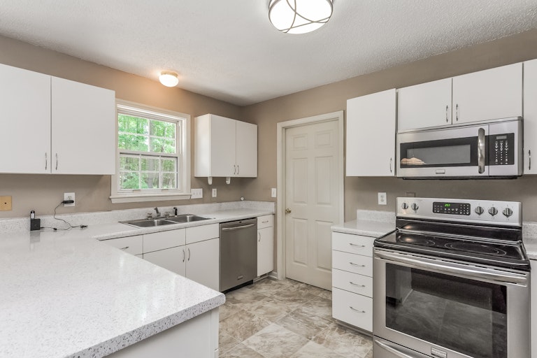 Photo 2 of 25 - 5209 Pronghorn Ln, Raleigh, NC 27610